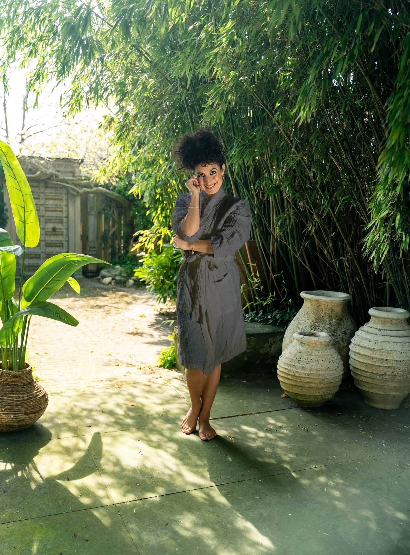 Musselin Bademantel in grau von kayori, waschbar und mittellang