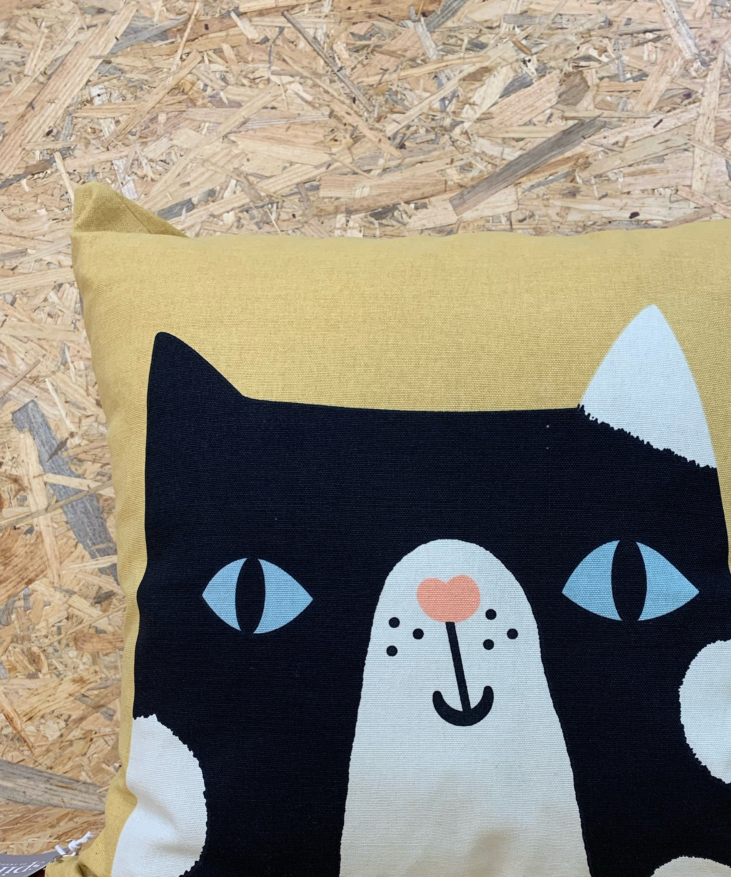 Doris Kissen von Spira of Sweden