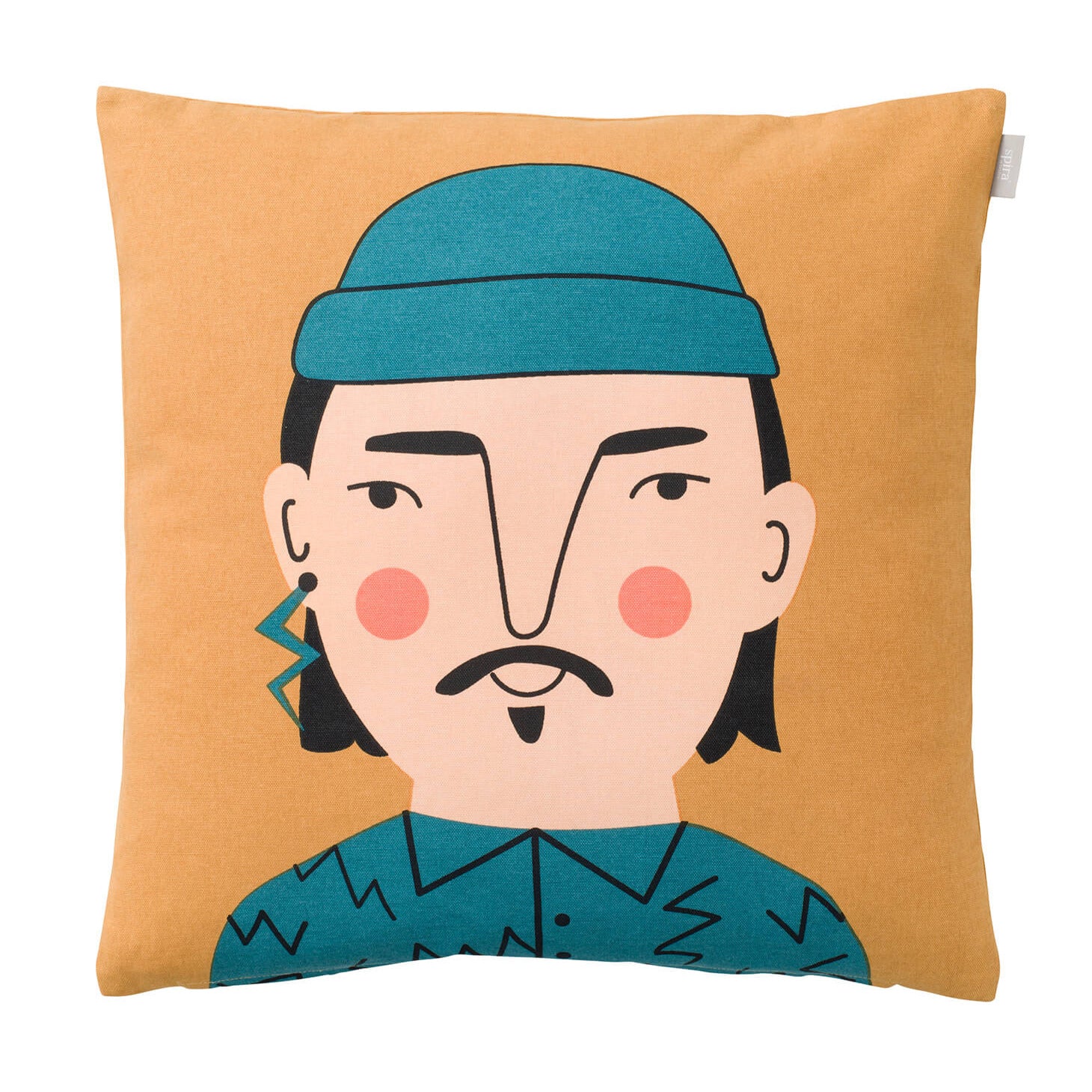 Skandinavisches Kissenbezug-Design 50x50 cm von Spira of Sweden, Modell Johan, cooler Typ mit Ohrring, Hintergrund Orange