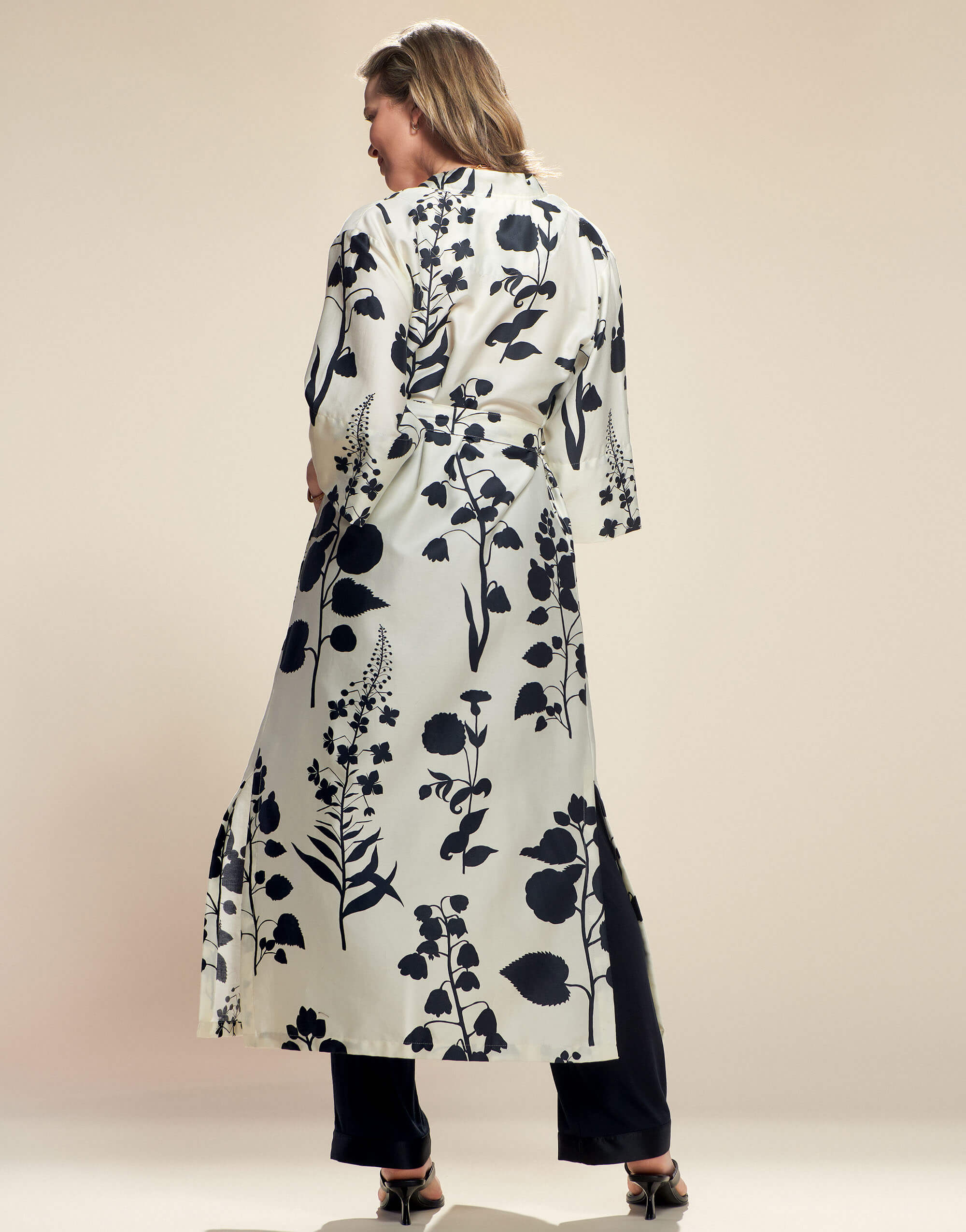 Zeitloser Kimono mit Bindegürtel