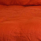 Leinen Bettwäsche 135x200 cm rot – Nahaufnahme natürliche Leinenstruktur, pflegeleicht