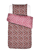 Nahaufnahme der tausend kleinen Blüten auf schwarzem GOTS Bio-Baumwollperkal