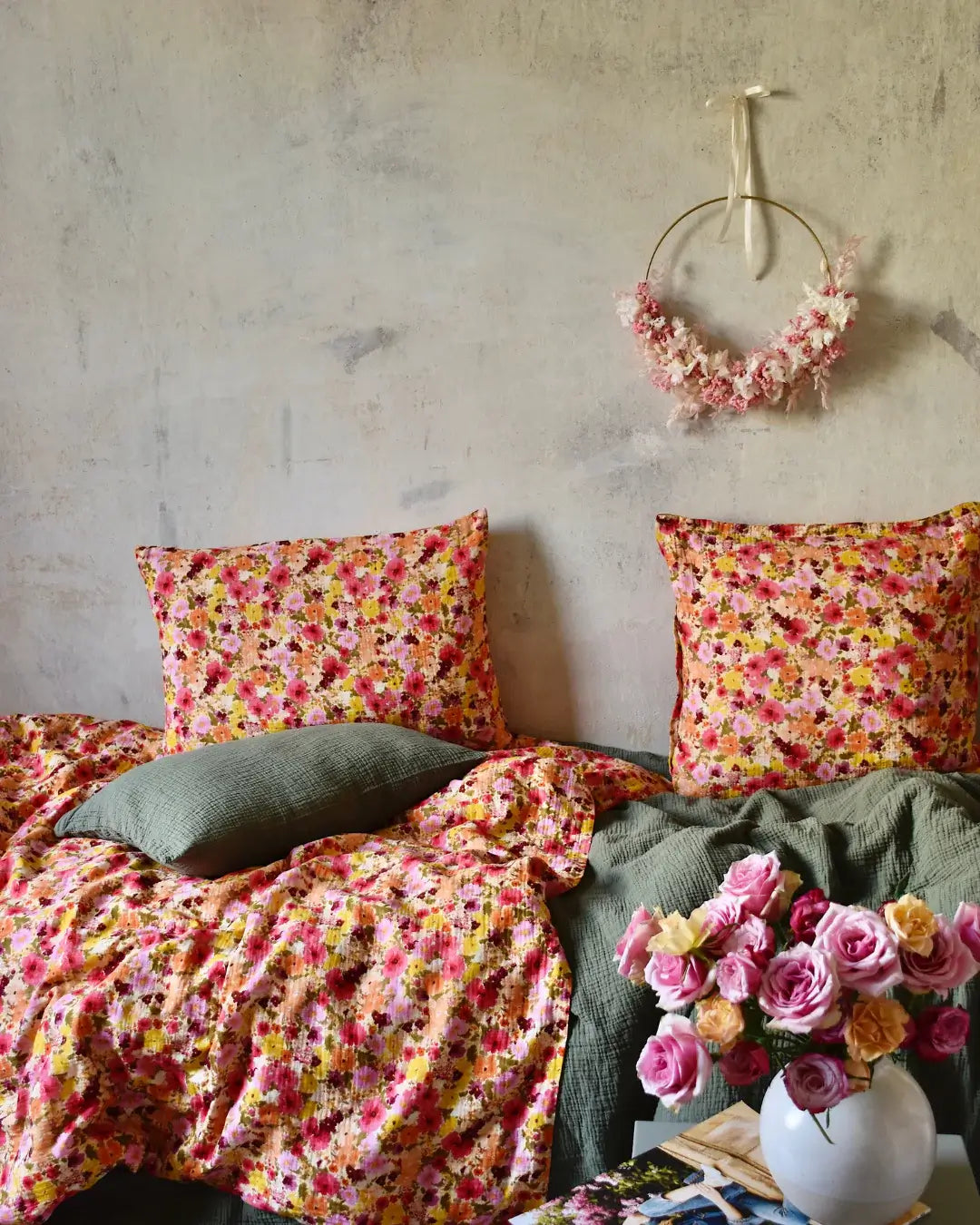 Detailaufnahme der blumigen hutch und putch Musselin Bettwäsche Flowerful mit Crinkle Look