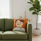 Kissenbezug Carlos von Spira, 50x50 cm, orange mit coolem Typ im spanischen Stil.