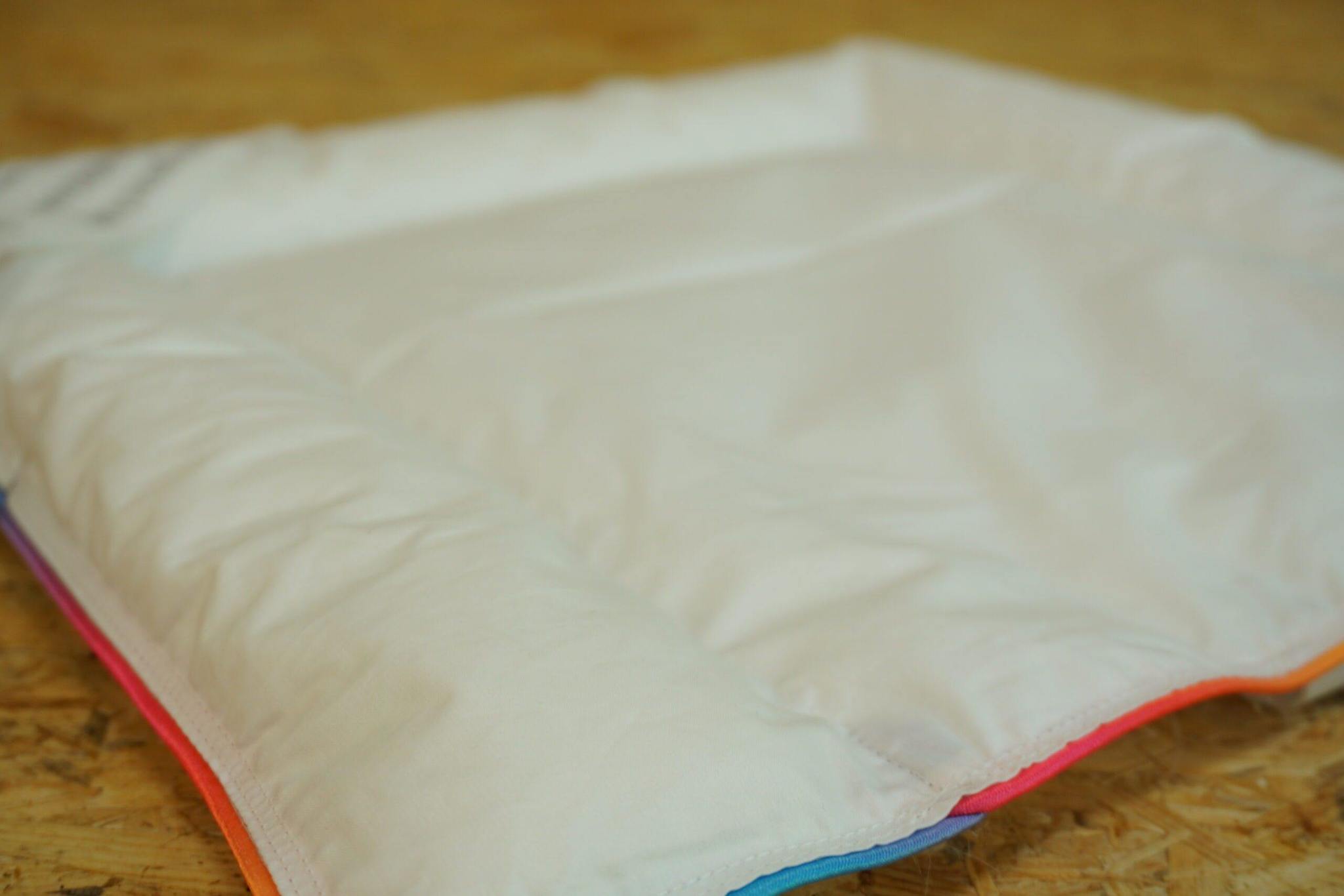 Baby Daunenkissen 35x40 cm – 25 g 100 % Daunenfüllung, 100 % Baumwollbezug